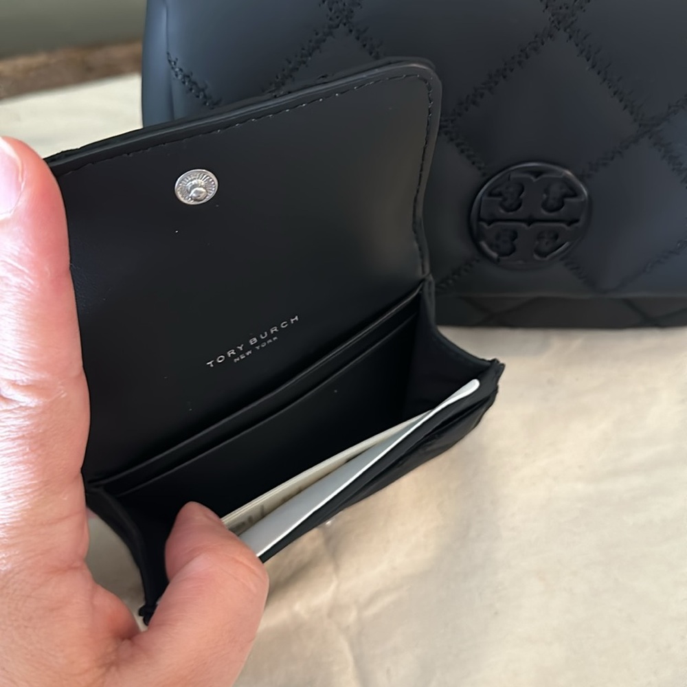 SOLD ❌❌Tory Burch set ( crossbody & wallet ) - Picture 4 of 8